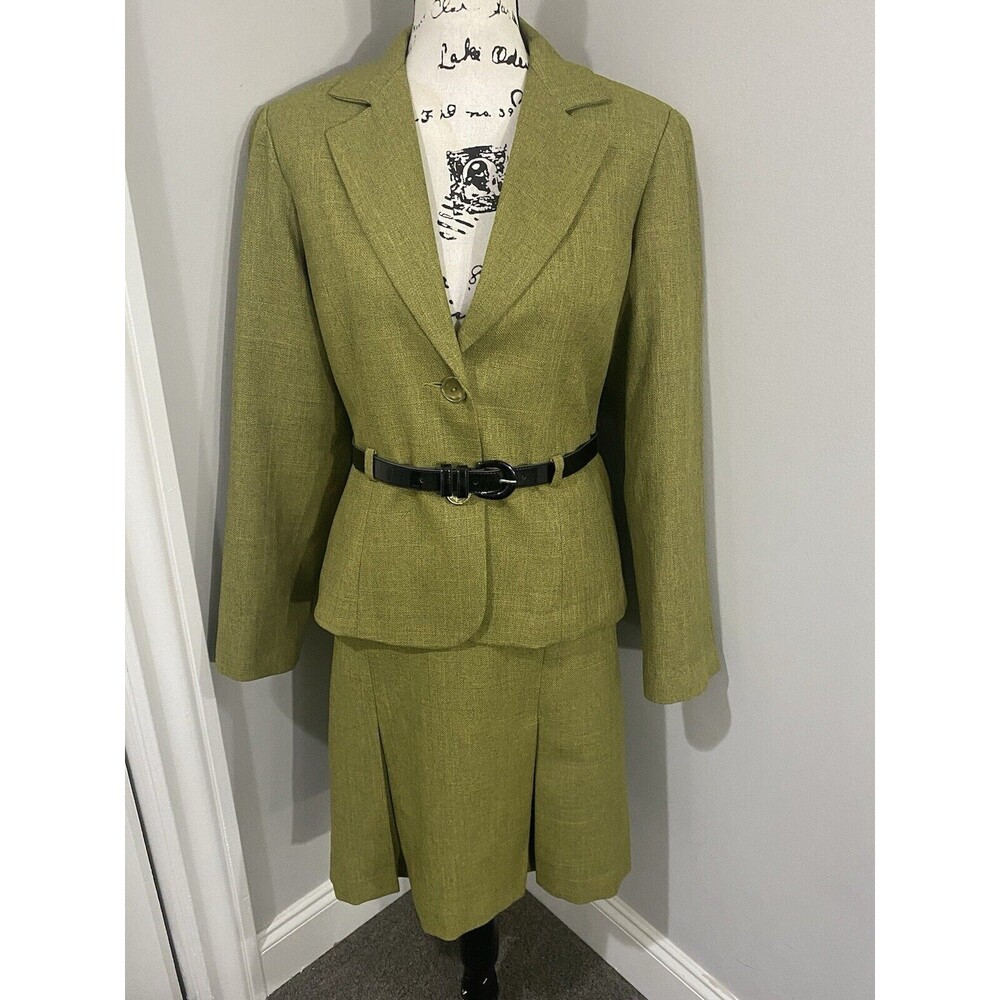BLACKER Green  2-Piece Business/Career Jacket and Pleated Skirt Suit Size 10
